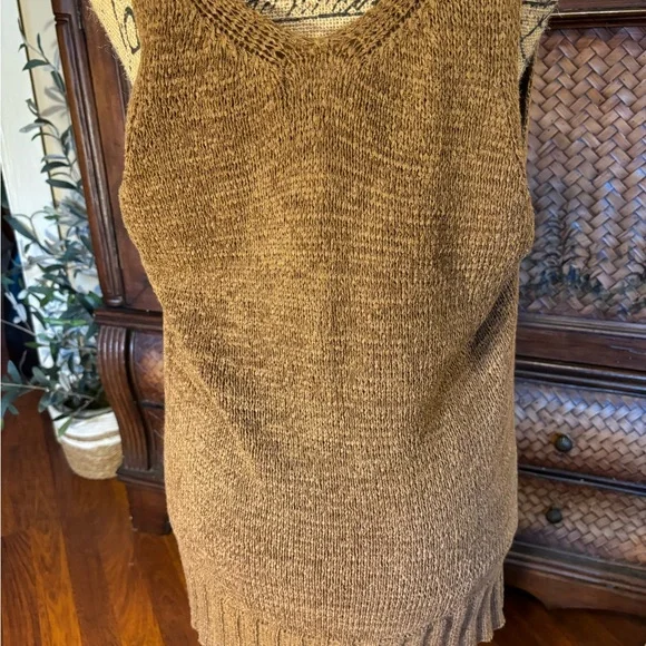 Universal Thread - Picture 3 of 4